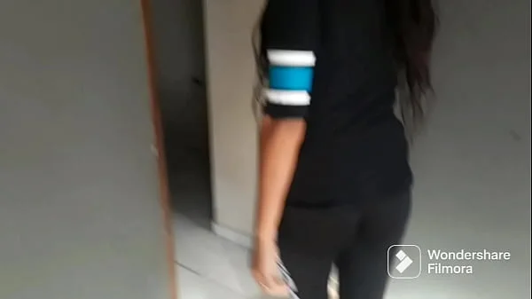 (PORNO EN ESPAÑOL)jovencita putita pillada en la calle, se deja follar duro por su culo aprieto por un celular, le lleno su carita joven de leche -porno casero-