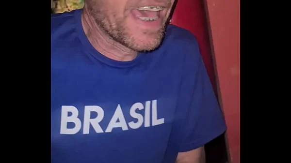 Aventuras da Nick para gozar com celular na mão - Gozando na balada, com amigos, na rua e no motel sentando e mamando gostoso