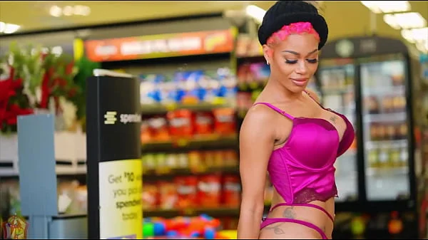 Jasamine Banks Gets Caught Sucking Dick In The Dollar General