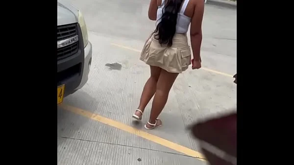 LATINA CACHONDA ES FOLLLADA EN PUBLICO POR SU AMANTE