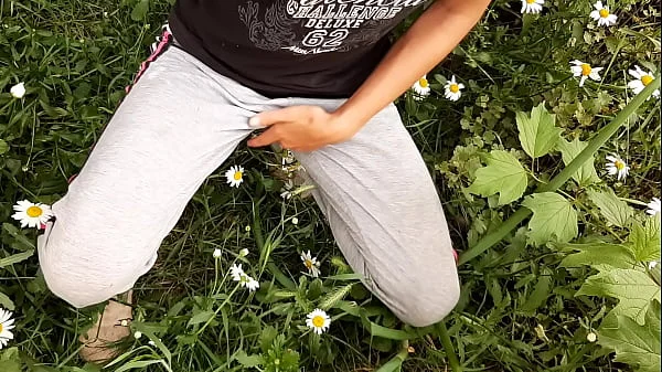 I spy on my neighbor masturbating in the daisies - Girls fly orgasm