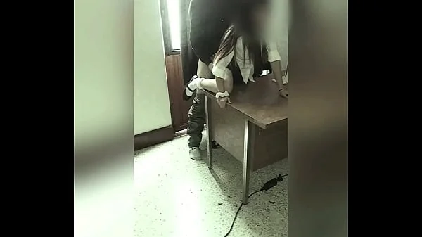 CÁMARA Graba a MAESTRO Y ALUMNA en la Oficina del Colegio! Colegiala Mexicana se DEJA FOLLAR por el PROFE por una MEJOR CALIFICACIÓN! Video Amateur Real! (Segunda Parte)