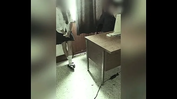 CÁMARA Graba a MAESTRO Y ALUMNA en la Oficina del Colegio! Colegiala Mexicana se DEJA FOLLAR por el PROFE por una MEJOR CALIFICACIÓN! Video Amateur Real!